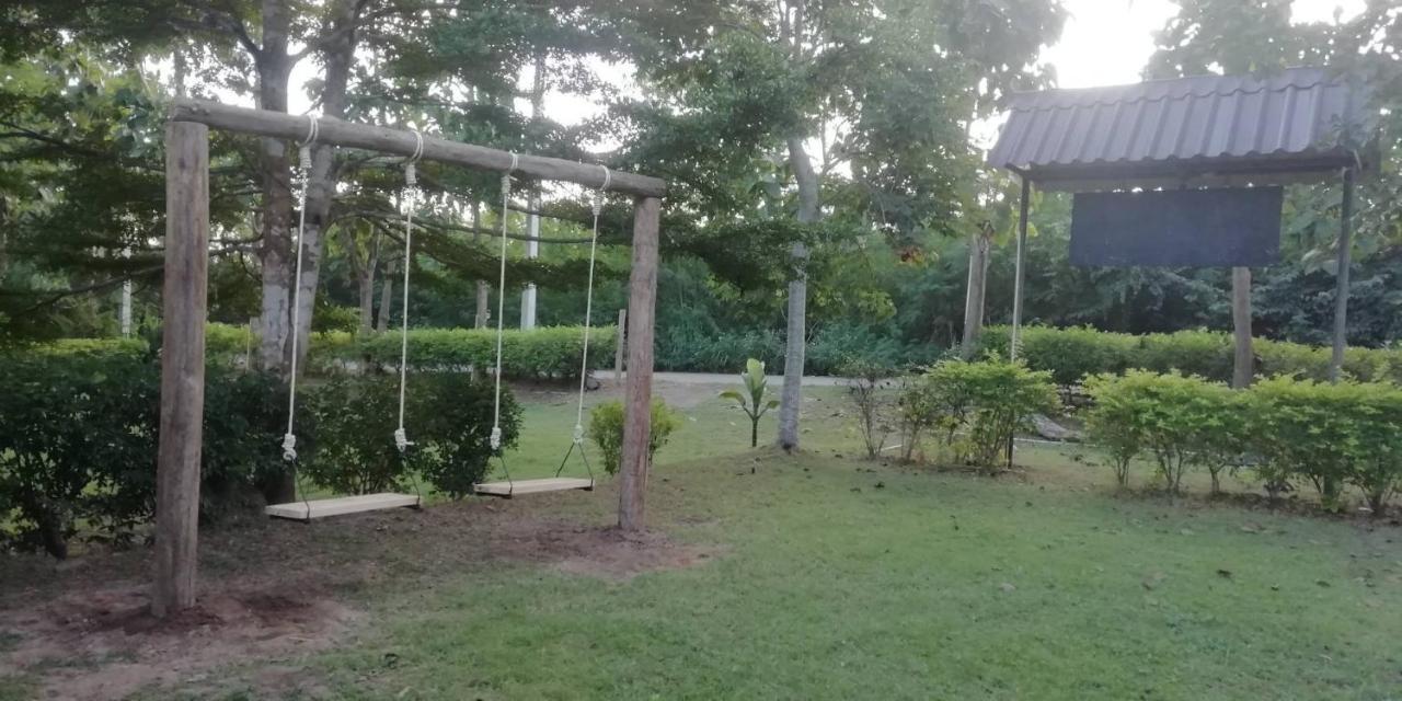 Paipunthong Resort Luaran gambar