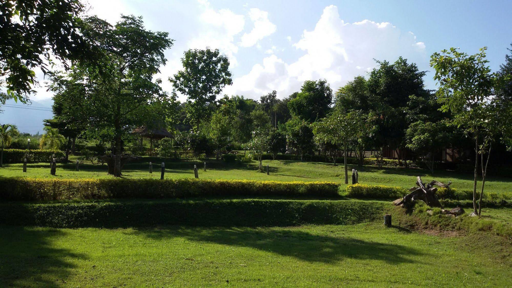 Paipunthong Resort Luaran gambar